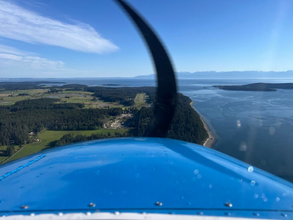 Head-on approach to Lopez from the north