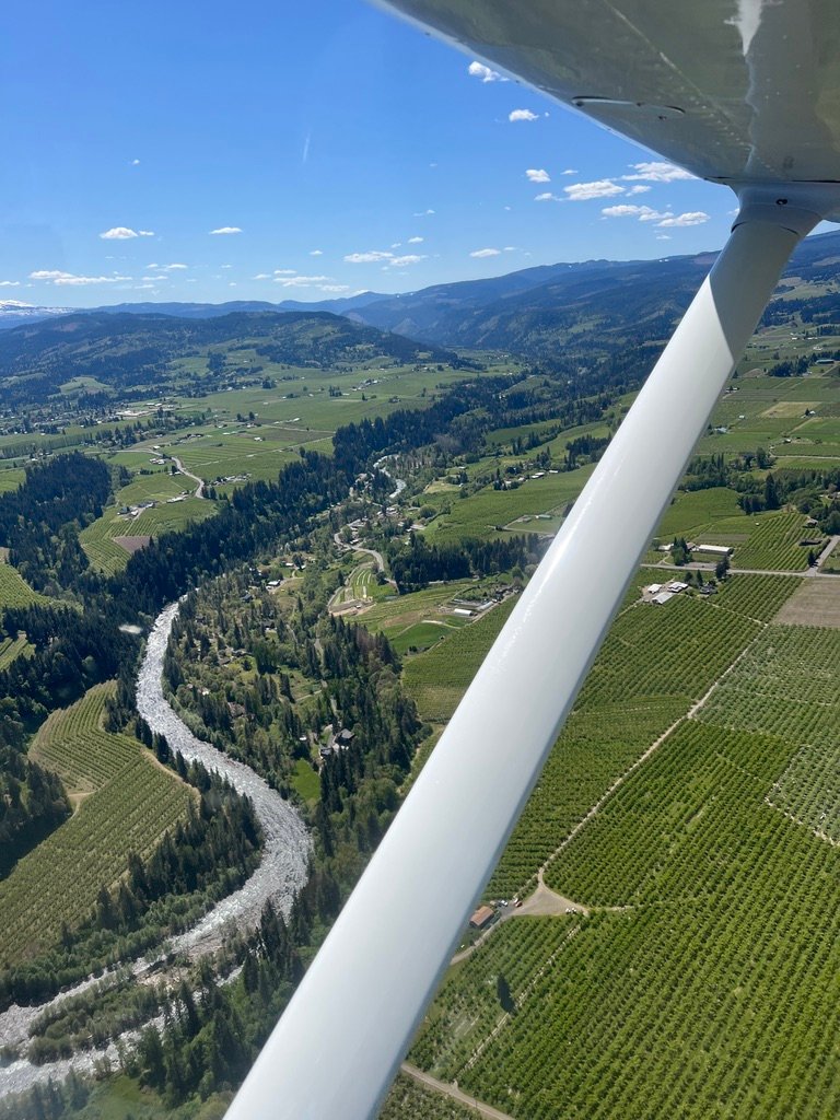 Hood River and vineyards